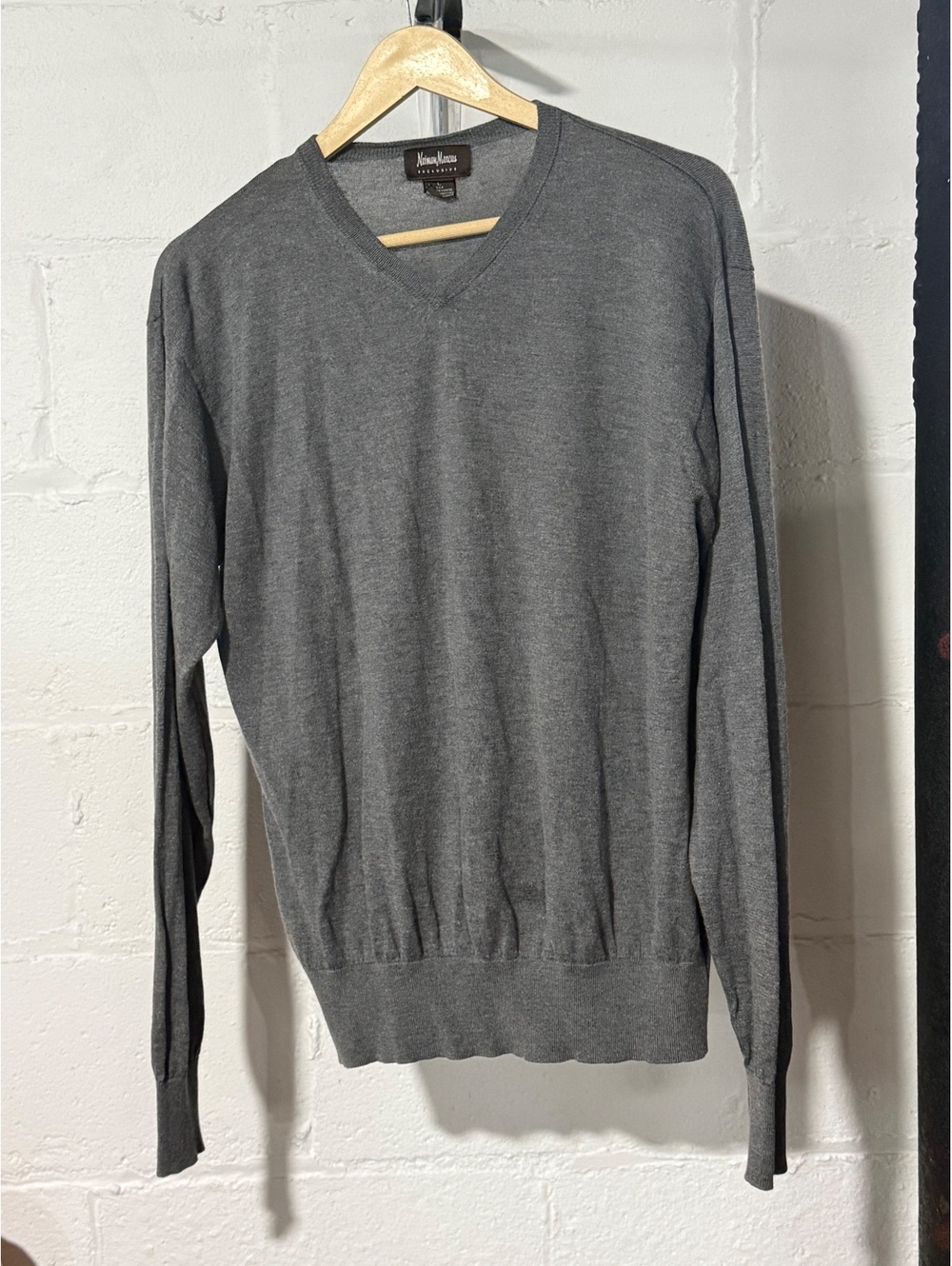 Neiman Marcus Exclusive size large v neck pullover sweater jumper